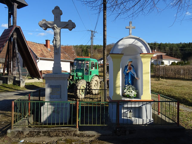 M�ria�jfalu, Steinkreuz und Bildstock