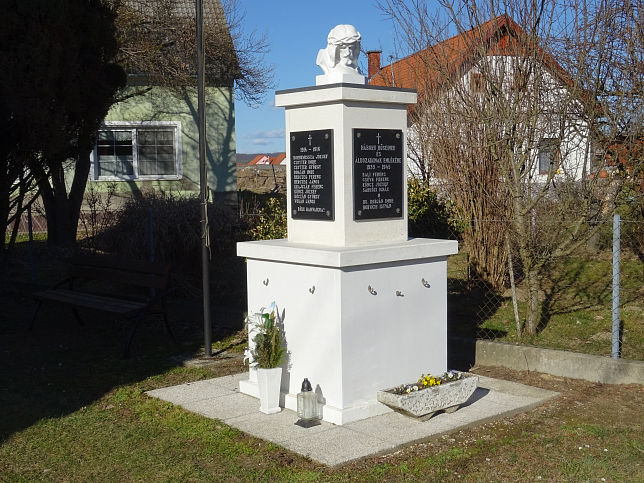 M�ria�jfalu, Kriegerdenkmal