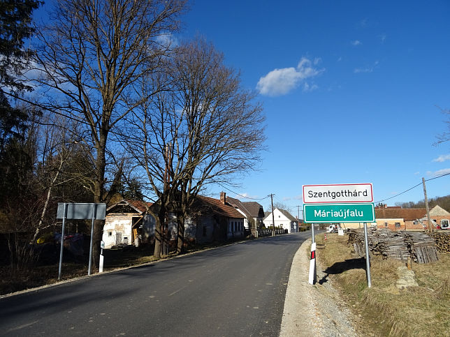 M�ria�jfalu, Ortstafel