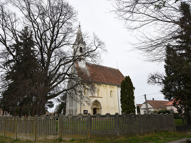 Meszlen, Kirche Jungfrau Maria