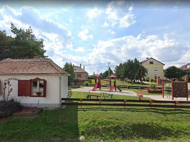 Meszlen, Kinderspielplatz