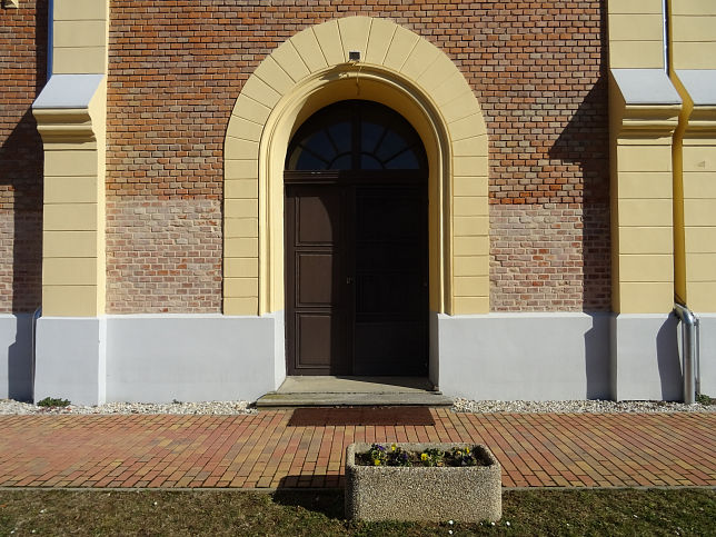 Nagyklked, Kirche