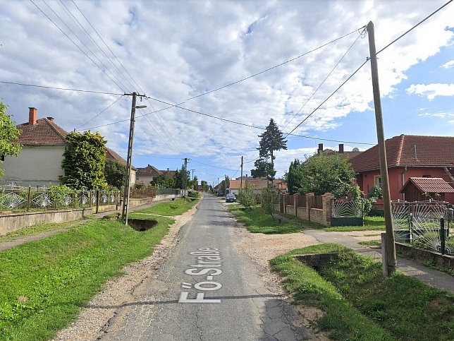 Nagymizd, Hauptstrae
