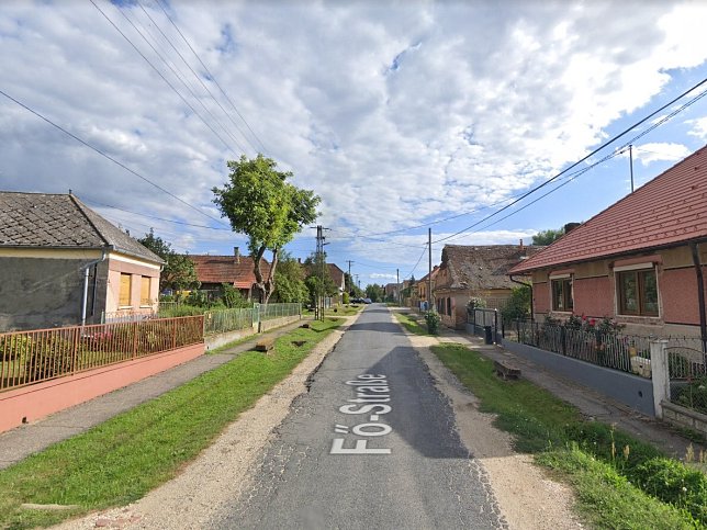 Nagymizd, Hauptstrae