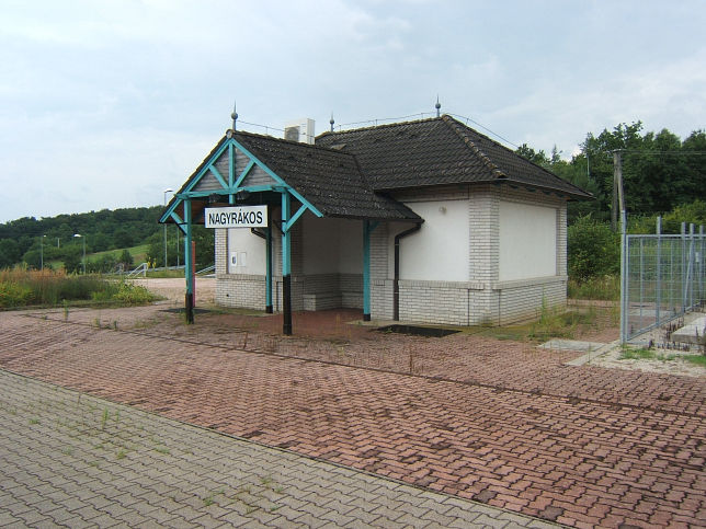 Nagyrkos, Bahnhof
