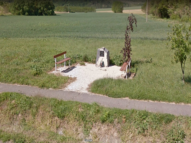 Nagytilaj, Gedenkstein