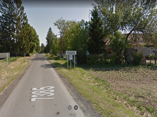 Nagytilaj, Ortstafel