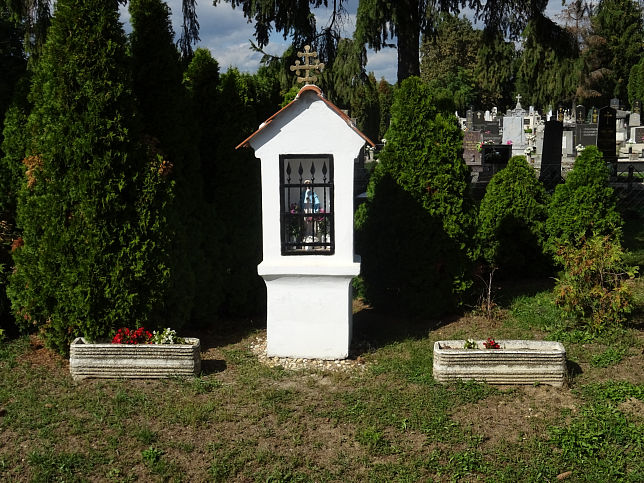Nrai, Bildstock beim Friedhof