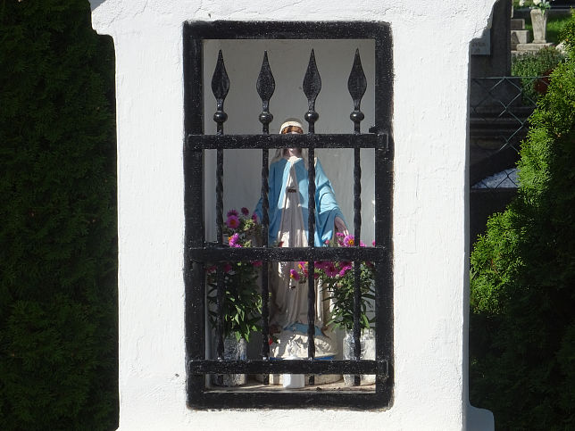 Nrai, Bildstock beim Friedhof