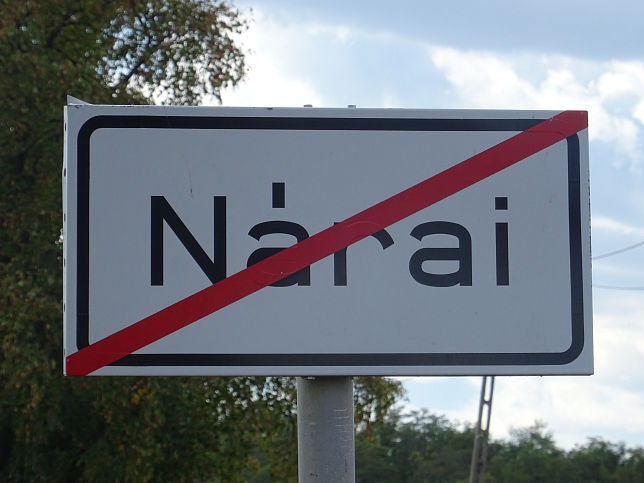 Nrai, Ortstafel-Ende