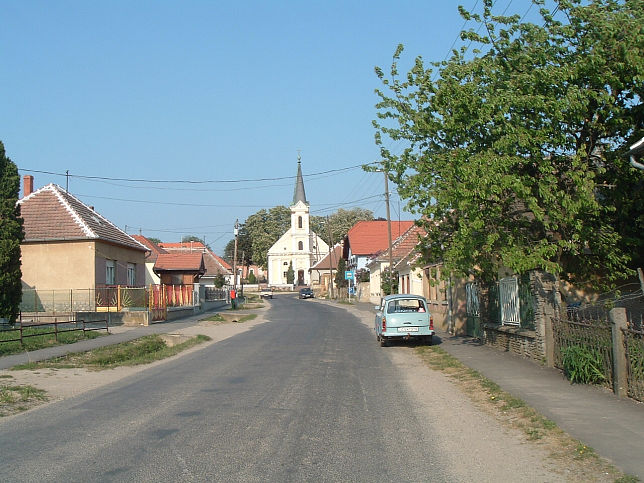 Nemescs, Strae