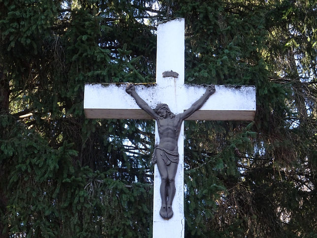 Nemesmedves, Friedhofskreuz