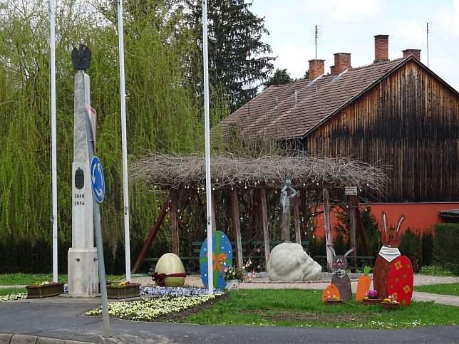 �riszentp�ter, Obelisk der Republik (K�zt�rsas�g obeliszk)