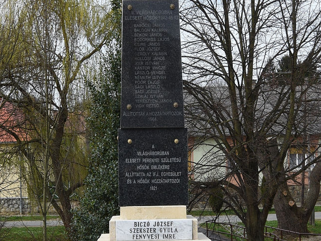 Perenye, Kriegerdenkmal