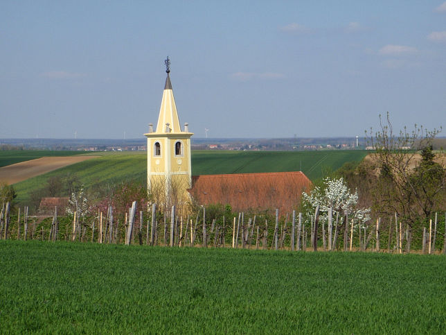 Peresznye, Kirche Hl. Edmund