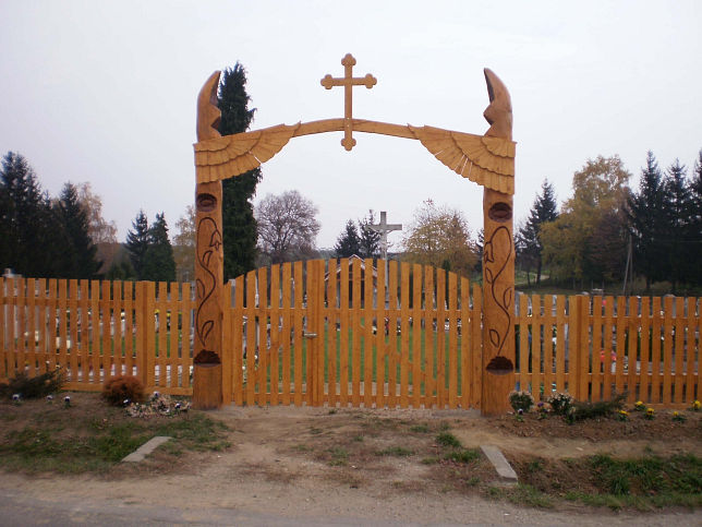 Pet�mih�lyfa, Friedhof