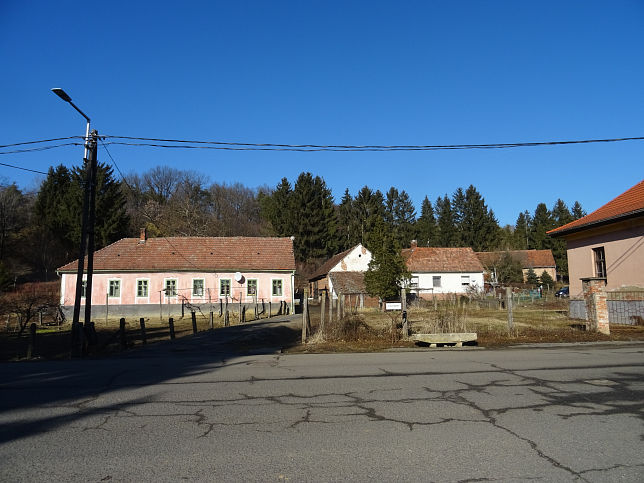 R�baf�zes, Alkotm�ny �t