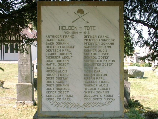 R�baf�zes, Kriegerdenkmal