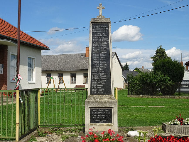 R�bagyarmat, Kriegerdenkmal