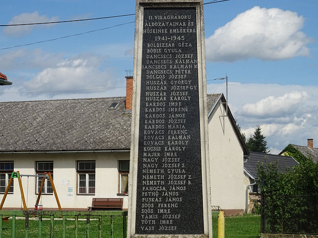 R�bagyarmat, Kriegerdenkmal