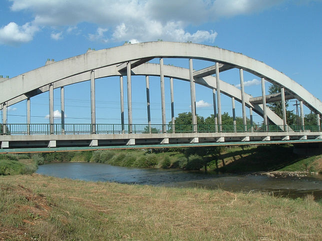 R�bah�dv�g, Br�cke