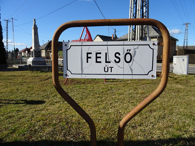 Rbakethely, Straenschild