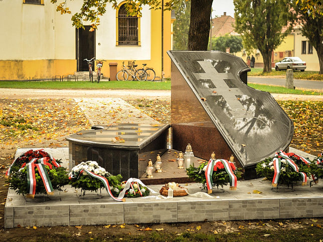 Rbapordny, Denkmal 1956
