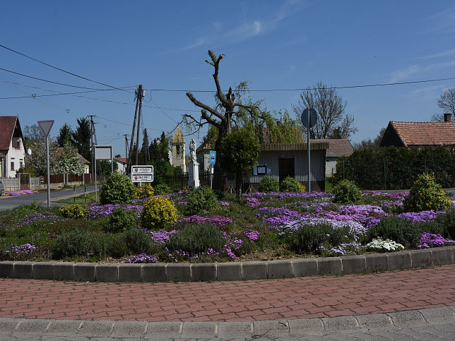 R�bat�tt�s, Kreisverkehr