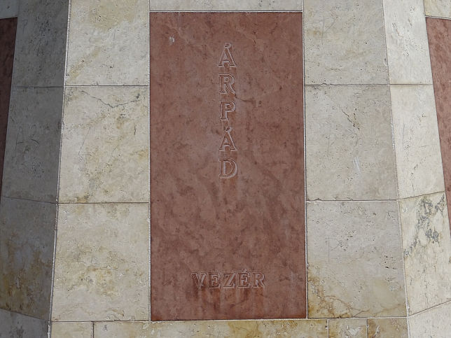 Rajka, Arp�d-Denkmal