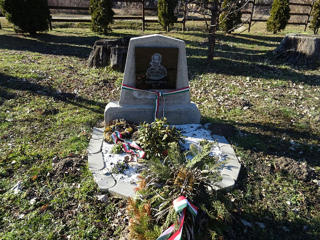 R�t�t, Arad-Gedenkpark