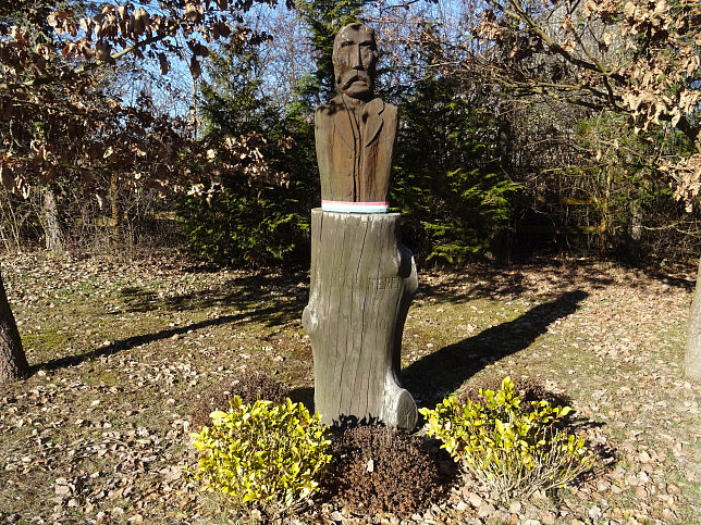 R�t�t, Arad-Gedenkpark