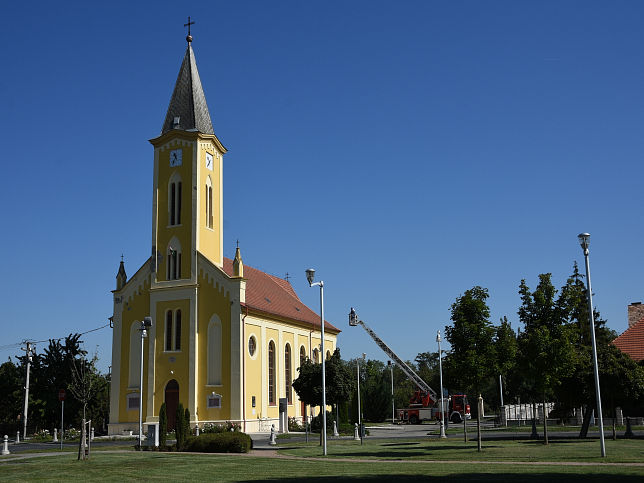 Rpcelak, Kirche