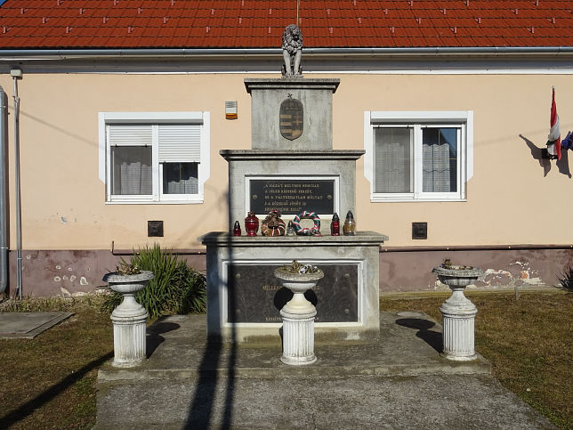 Rnk, Millenium-Denkmal