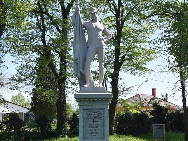 Rum, Heldengedenkst�tte