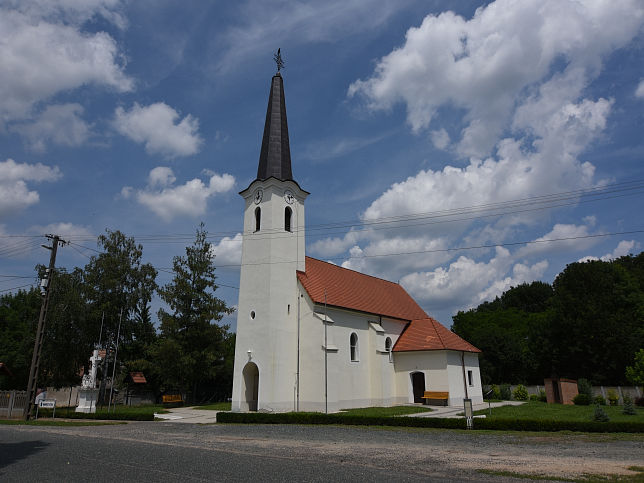 Sajtoskl, Kirche Peter und Paul