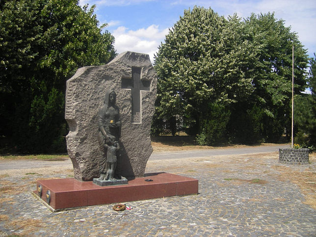 Sitke, Denkmal