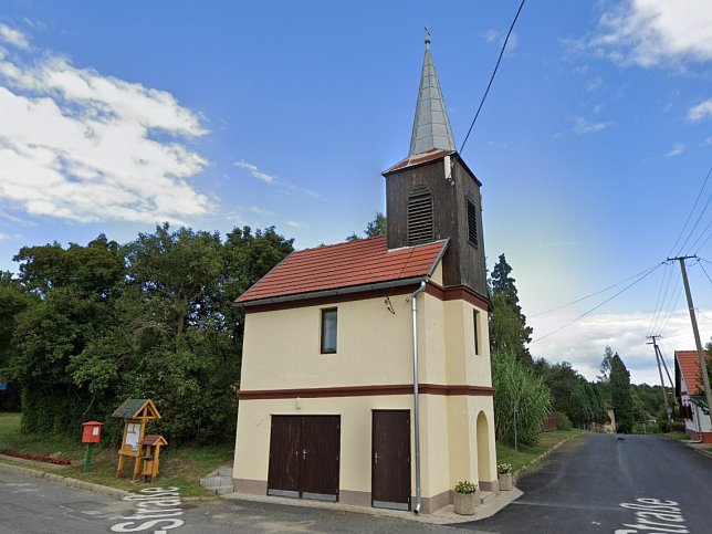Szaknyr, Glockenturm