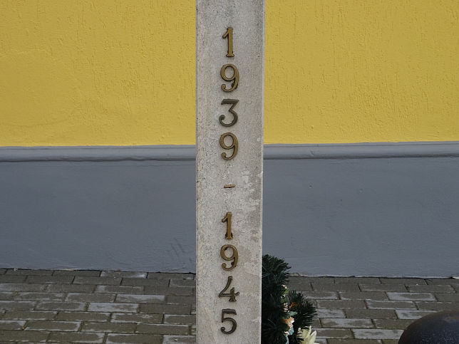 Szakonyfalu, Kriegerdenkmal