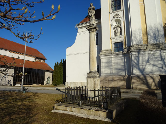 Szentgotthrd, Immaculata-Statue