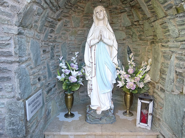 Szentp�terfa, Millennium-Denkmal