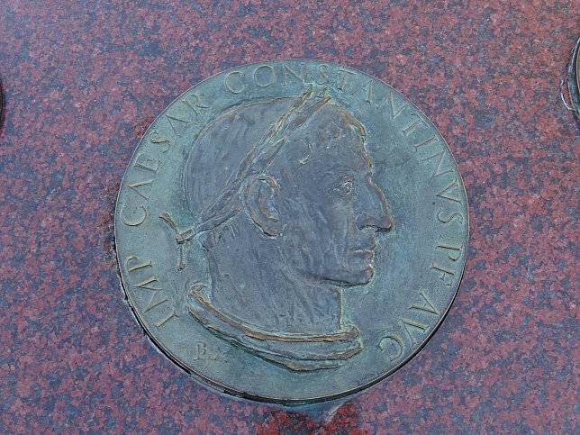 Szombathely, Kaiserstein bzw. Sonnenorakel