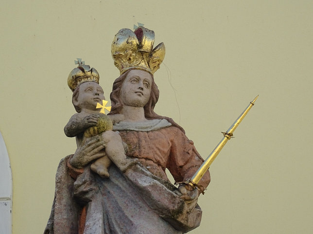 Szombathely, Statue der Muttergottes der Ungarn