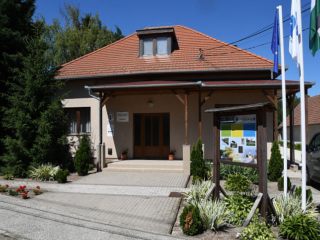 Trnokrti, Gemeindehaus