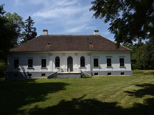 Tmrd, Schloss Chernel