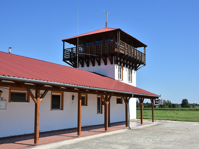 Tokorcs, Flugplatz