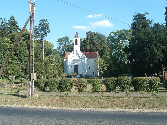 Tormsliget, Kirche