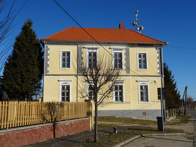 Vasalja, Volksschule