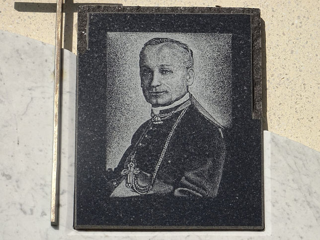 Vasalja, Huszr Mihly