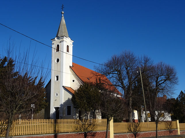 Vasalja, Kirche