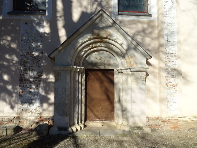 Vasalja, Kirche
